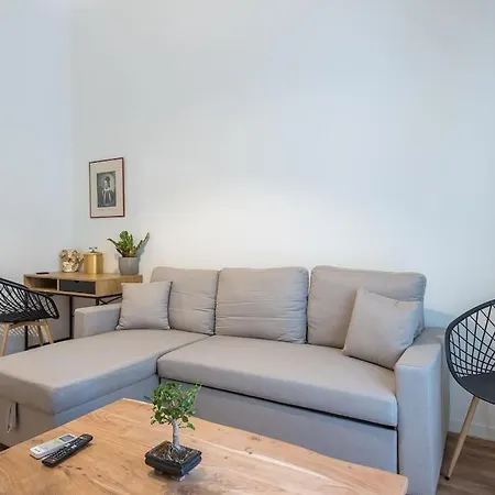 Zen-big Space, Pangrati Apartment